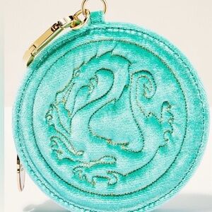 👑👸🏼Bath and body works Disney Mulan Dragons coin purse👑👸🏼